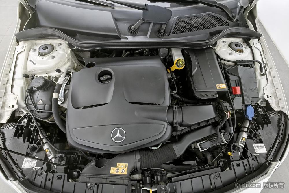 Mercedes-Benz GLA 2015 GLA 220 4MATIC Luxury – фото 5