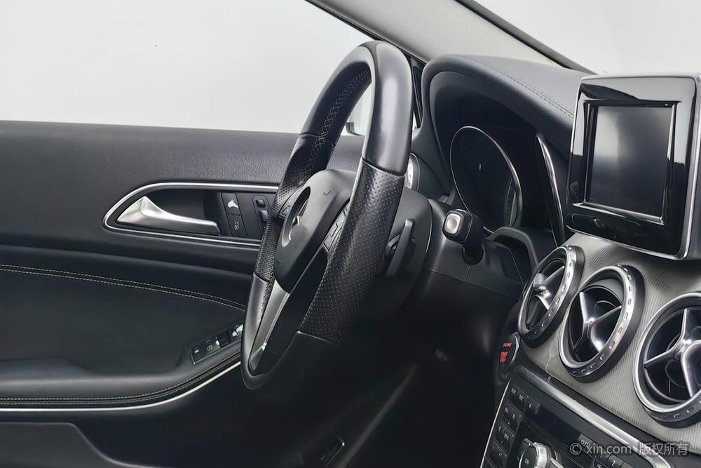 Mercedes-Benz GLA 2015 GLA 220 4MATIC Luxury – фото 11