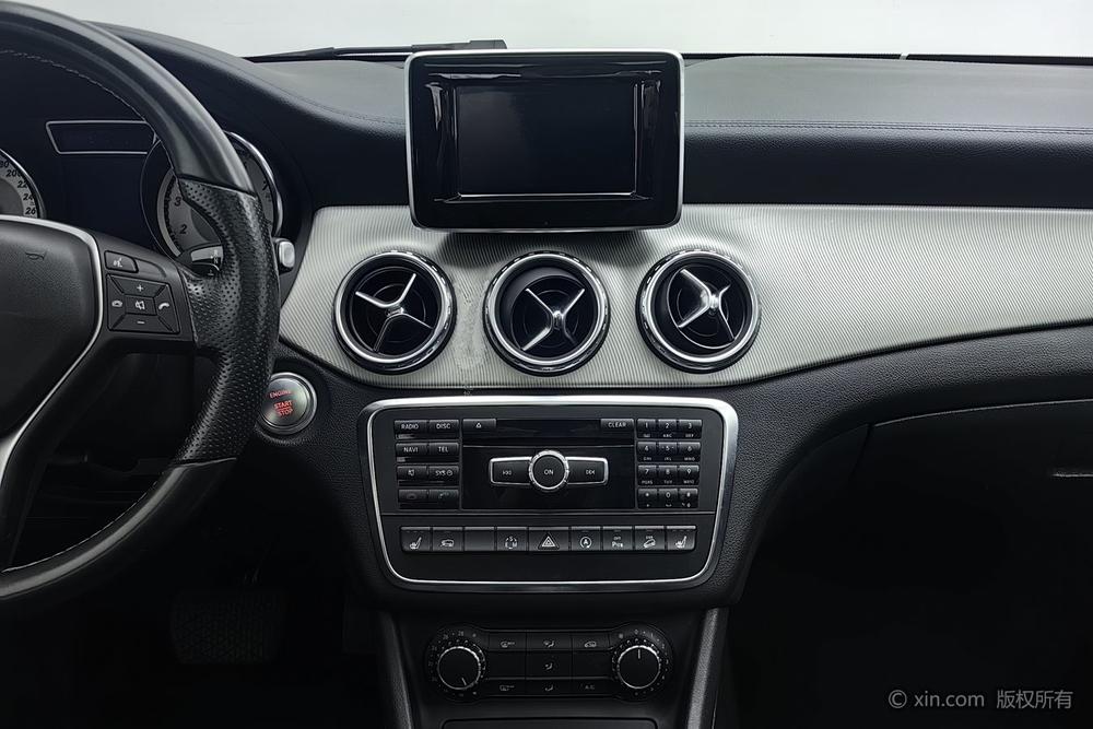 Mercedes-Benz GLA 2015 GLA 220 4MATIC Luxury – фото 13