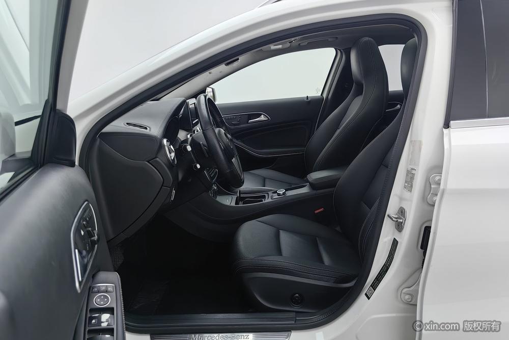 Mercedes-Benz GLA 2015 GLA 220 4MATIC Luxury – фото 17