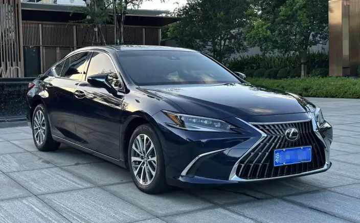 Lexus ES 2022 Model 300h Superior Edition – фото 3