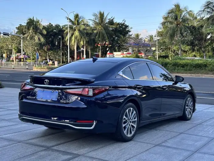 Lexus ES 2022 Model 300h Superior Edition – фото 6