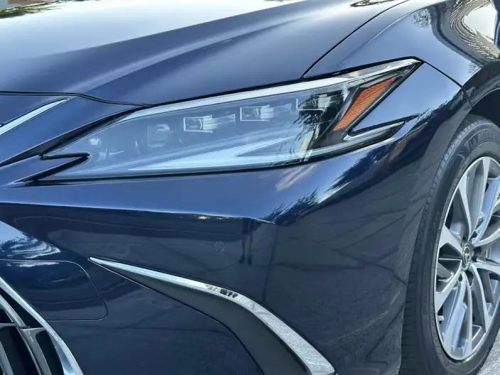 Lexus ES 2022 Model 300h Superior Edition – фото 7