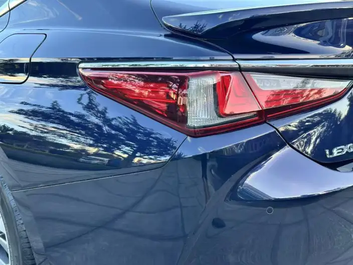 Lexus ES 2022 Model 300h Superior Edition – фото 8