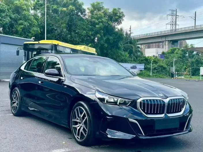 BMW i5 2024 Model eDrive35L M Sports Set – фото 3