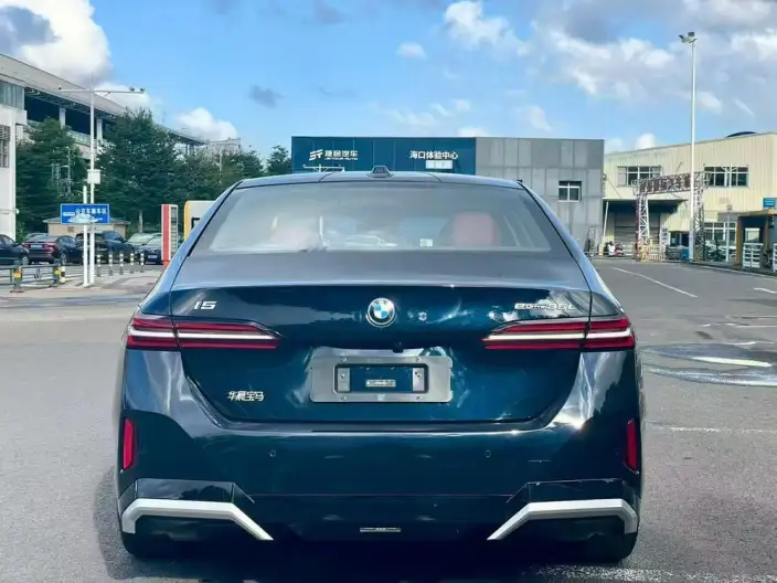 BMW i5 2024 Model eDrive35L M Sports Set – фото 5
