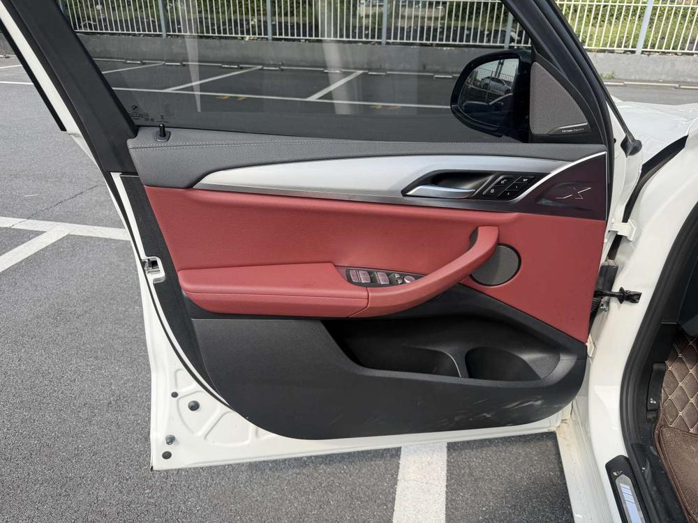 BMW iX3 2024 Pioneer – фото 8