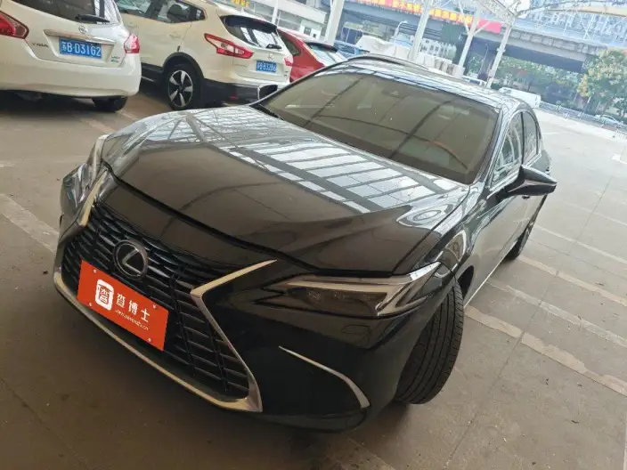 Lexus ES 2025 Model 200 Premium – фото 1