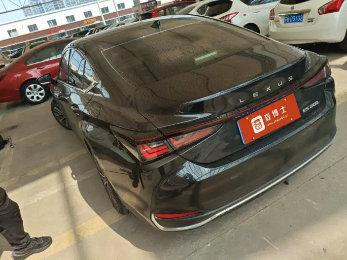 Lexus ES 2025 Model 200 Premium – фото 3