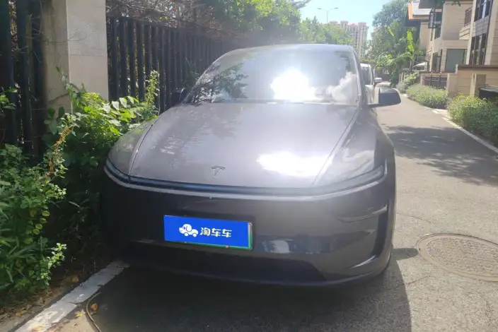 Model Y L 2026 Model Standard Edition – фото 2