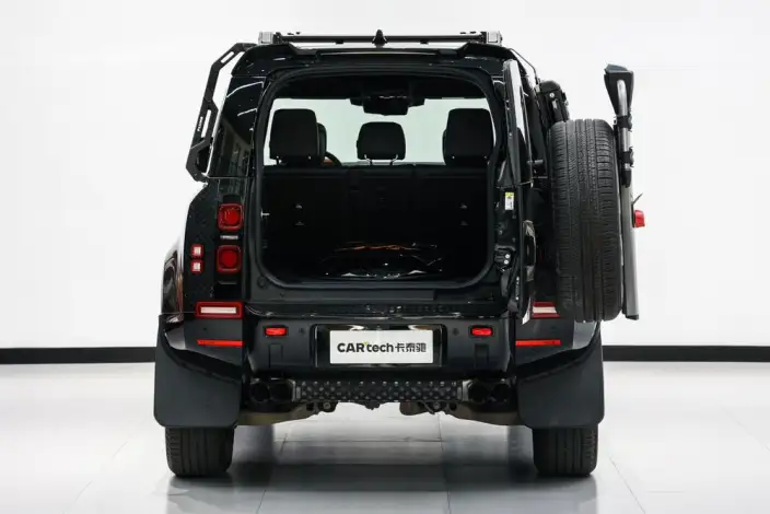 Land Rover Defender 2024 Model 110 3.0T P400 X-Dynamic HSE – фото 10