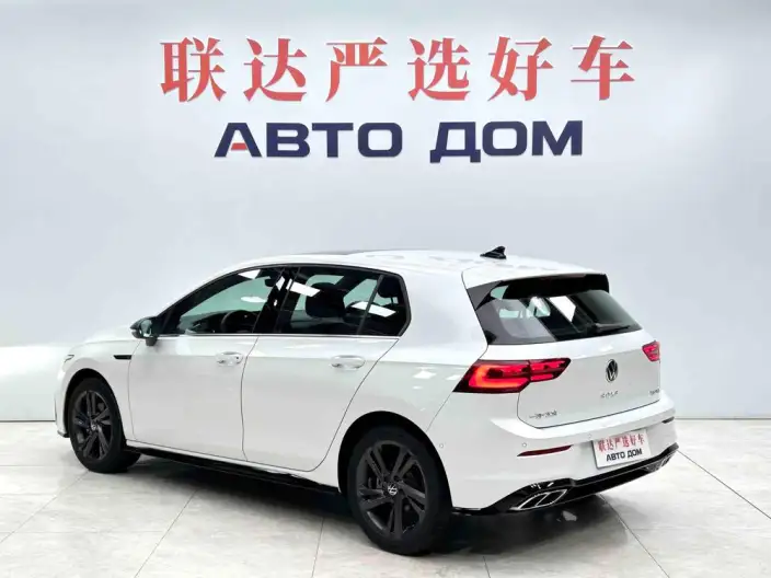 Volkswagen Golf 2023 Model 280TSI DSG R-Line Lite – фото 4