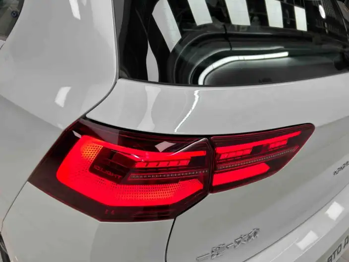 Volkswagen Golf 2023 Model 280TSI DSG R-Line Lite – фото 9