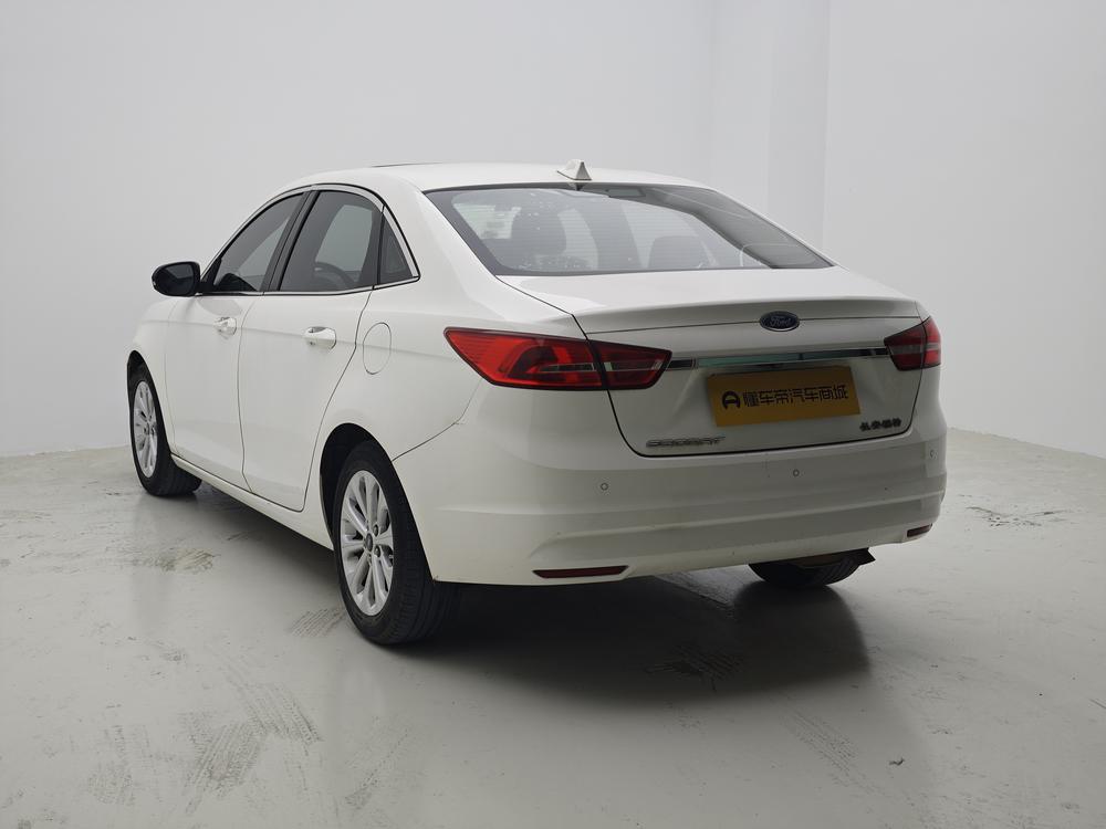 Ford Escort 2015 1.5L Automatic Fashion – фото 5