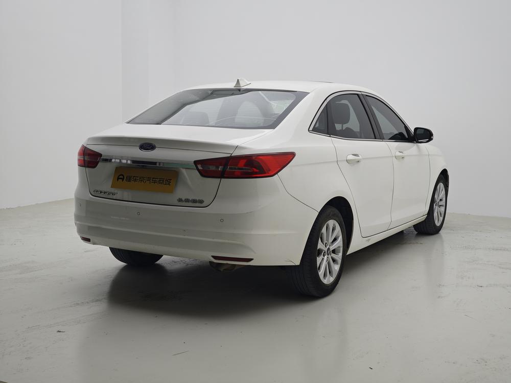Ford Escort 2015 1.5L Automatic Fashion – фото 7