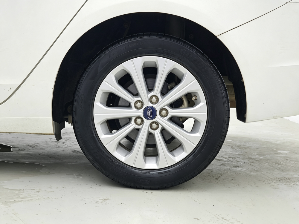 Ford Escort 2015 1.5L Automatic Fashion – фото 9