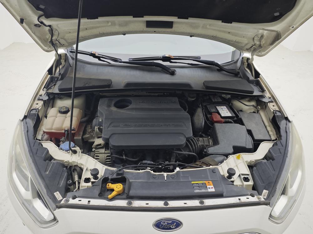 Ford Escort 2015 1.5L Automatic Fashion – фото 10