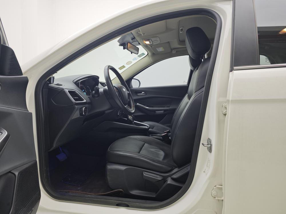 Ford Escort 2015 1.5L Automatic Fashion – фото 17