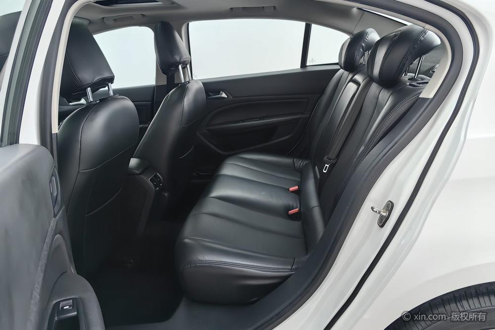 Peugeot 408 2016 1.6T Automatic Luxury – фото 19
