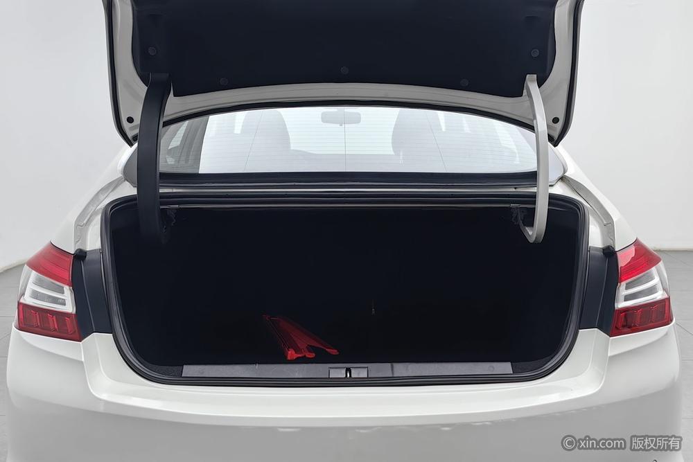 Peugeot 408 2016 1.6T Automatic Luxury – фото 23