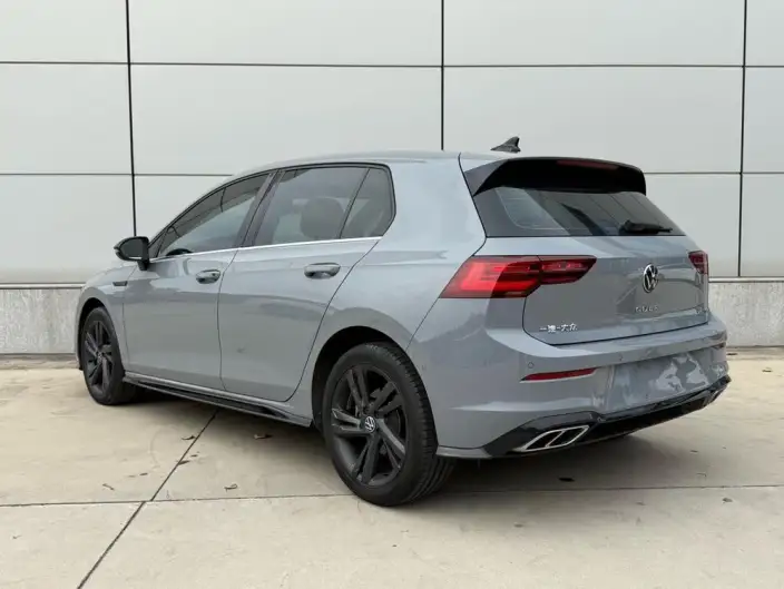 Volkswagen Golf 2023 Model 280TSI DSG R-Line – фото 4