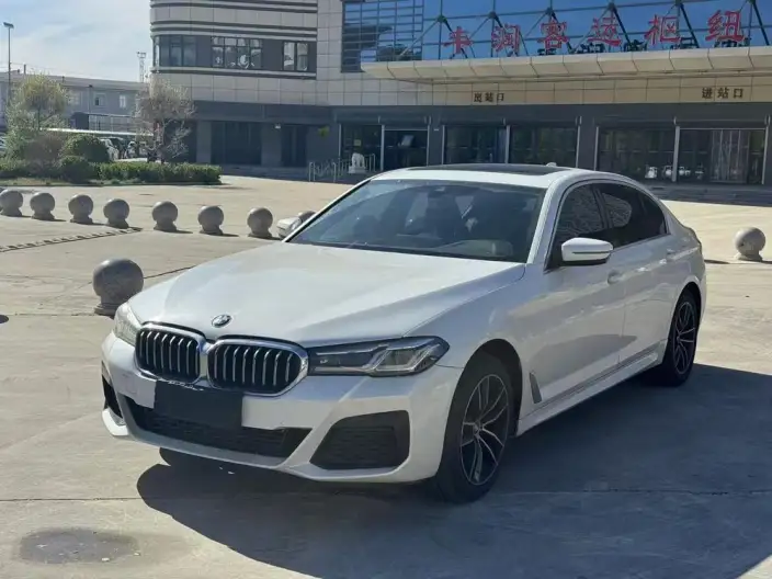 BMW 5 Series 2022 Model Facelift 525Li M Sports Set – фото 1