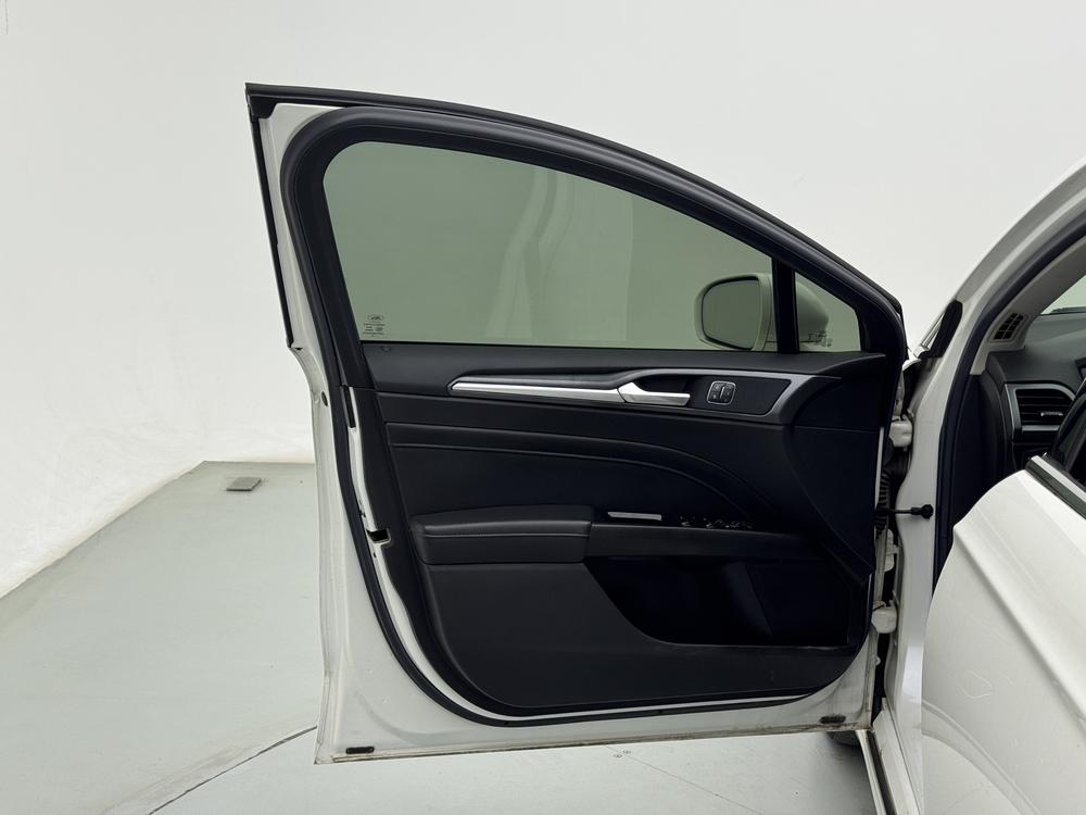 Ford Mondeo 2013 2.0L GTDi240 Luxury Sport – фото 26