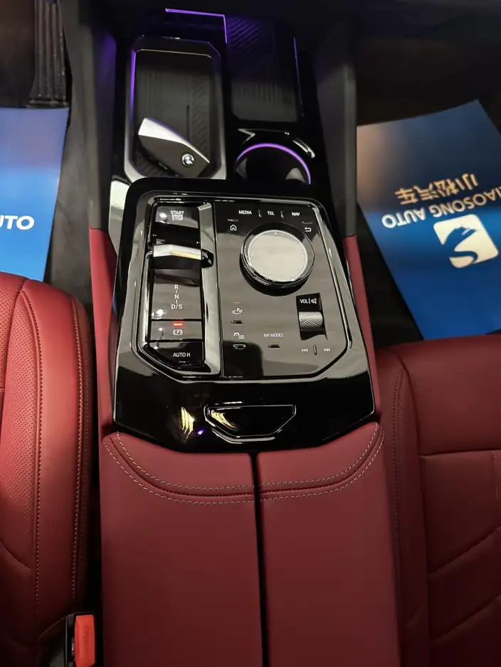 BMW 5 Series 2026 Model 525Li M Sports Set – фото 7