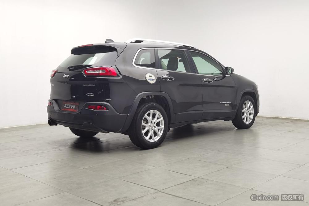 Jeep Cherokee 2016 модификация 2.0L Luxgen превосходить Edition
