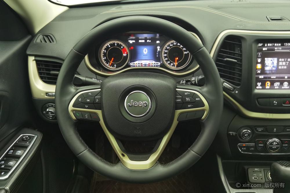 Jeep Cherokee 2016 модификация 2.0L Luxgen превосходить Edition – фото 13