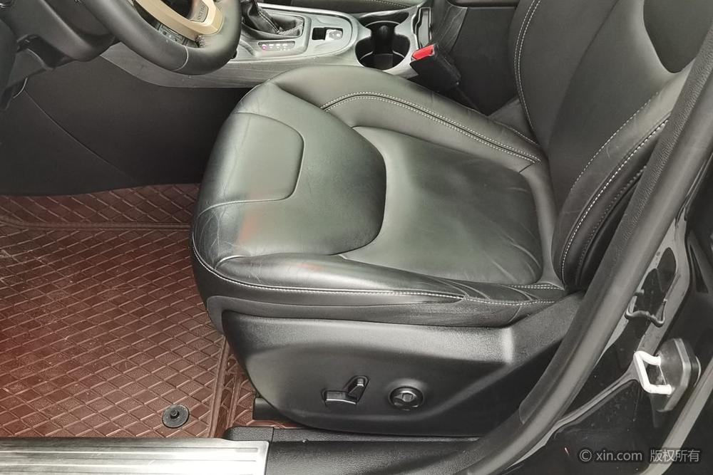 Jeep Cherokee 2016 модификация 2.0L Luxgen превосходить Edition – фото 17