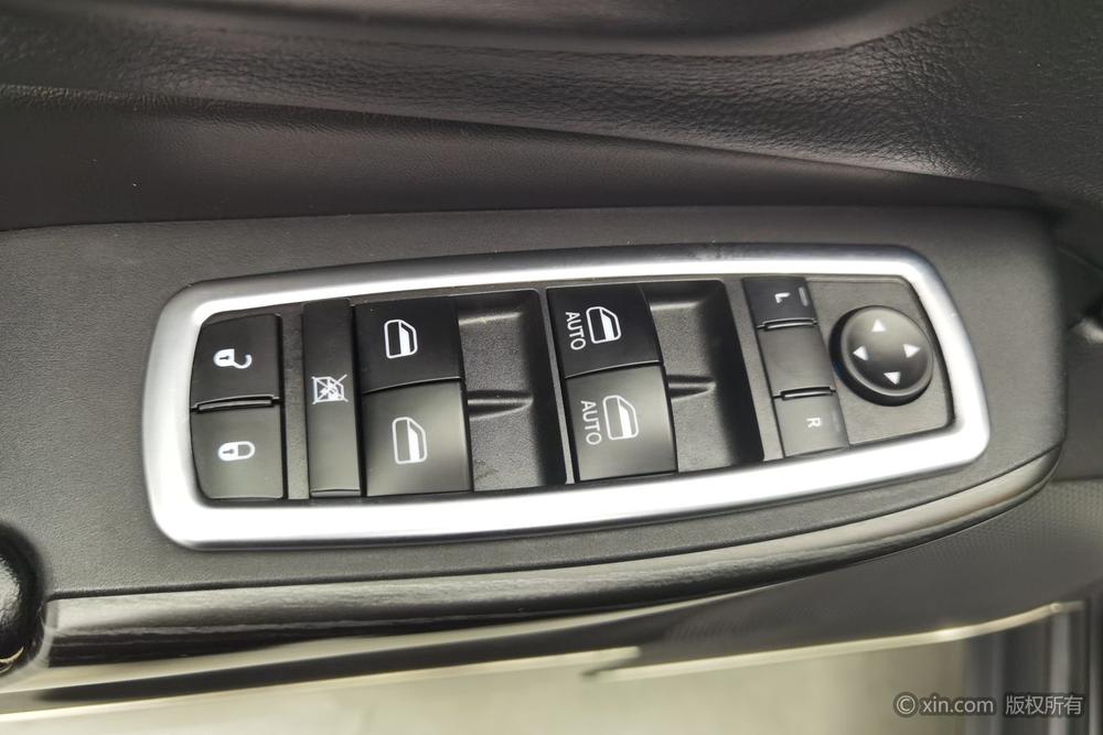 Jeep Cherokee 2016 модификация 2.0L Luxgen превосходить Edition – фото 22