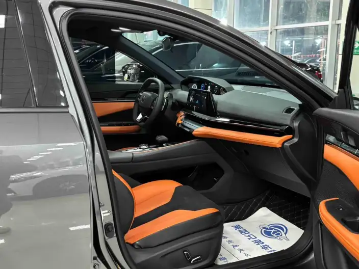 Changan UNI-V 2024 Model 1.5T Exclusive Model – фото 6