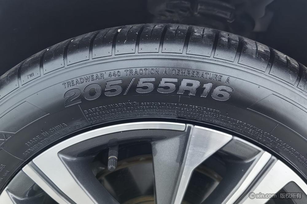 Ford Focus 2021 1.5L Automatic Diamond – фото 12