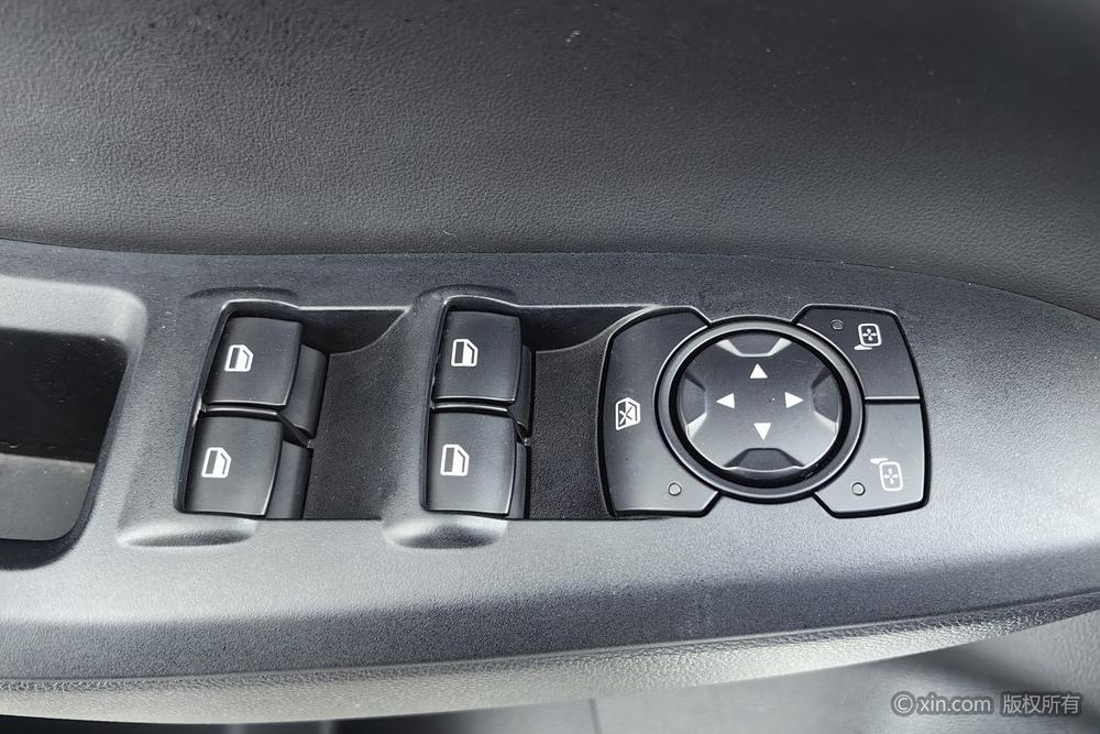 Ford Focus 2021 1.5L Automatic Diamond – фото 22