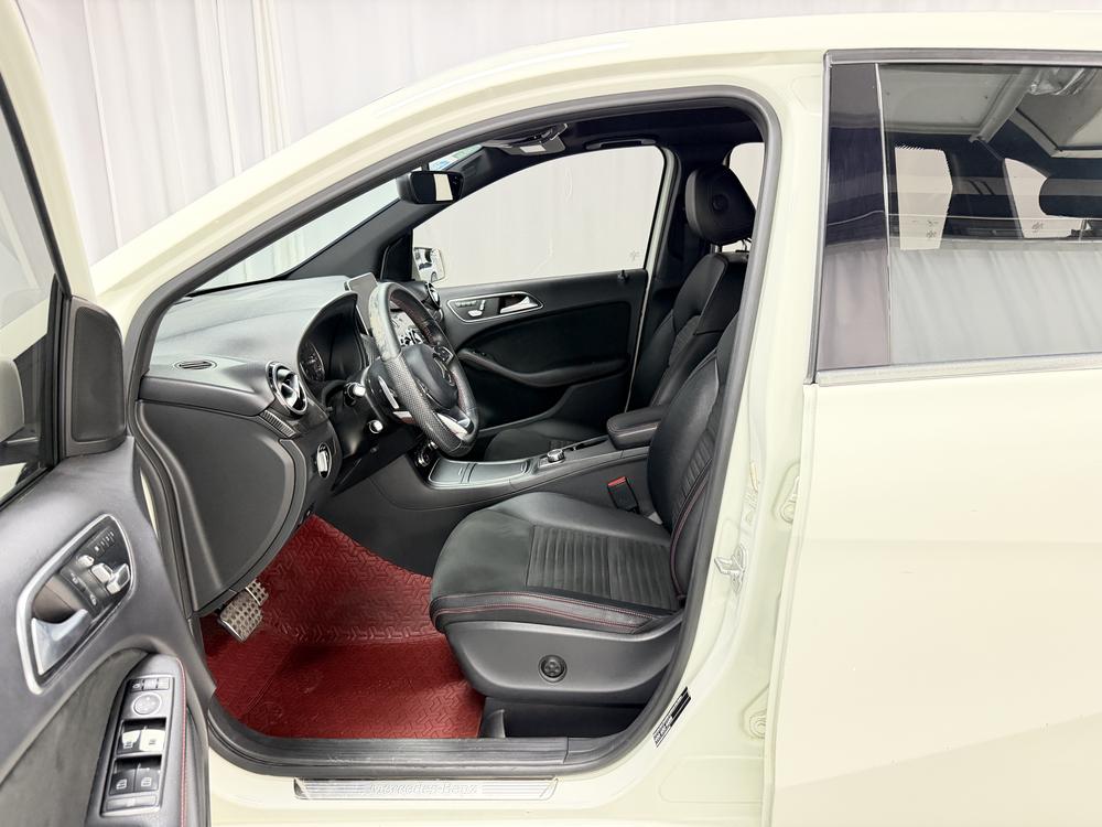 Mercedes-Benz B-Class 2015 модификация B 260 Sport Sport – фото 17