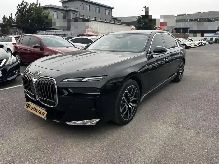 BMW 7 Series 2023 Model 735Li M Sports Set – фото 1