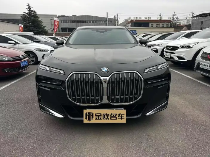 BMW 7 Series 2023 Model 735Li M Sports Set – фото 2
