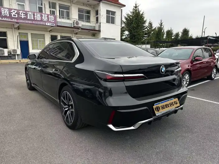 BMW 7 Series 2023 Model 735Li M Sports Set – фото 4