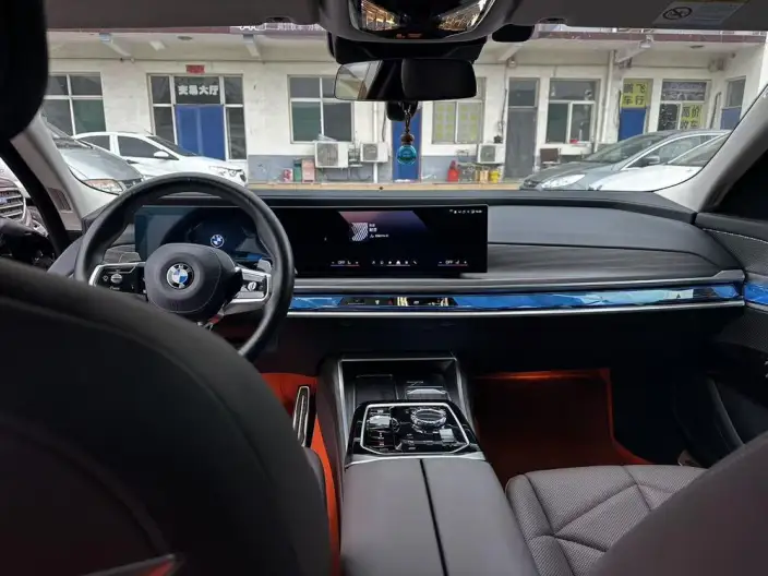 BMW 7 Series 2023 Model 735Li M Sports Set – фото 6