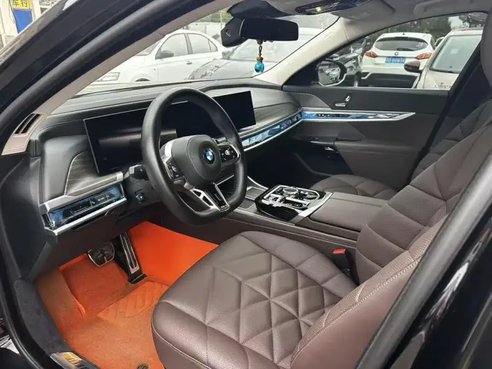BMW 7 Series 2023 Model 735Li M Sports Set – фото 8