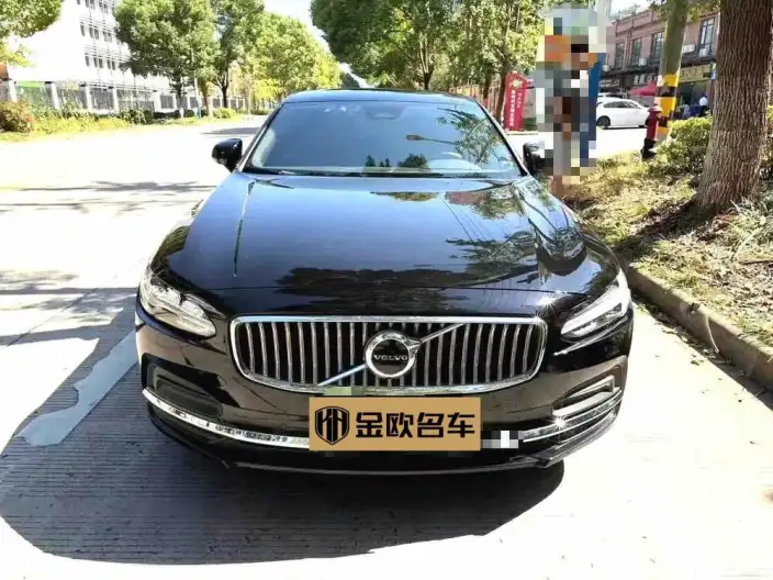 Volvo S90 2025 Model B5 Smart Range Deluxe Edition