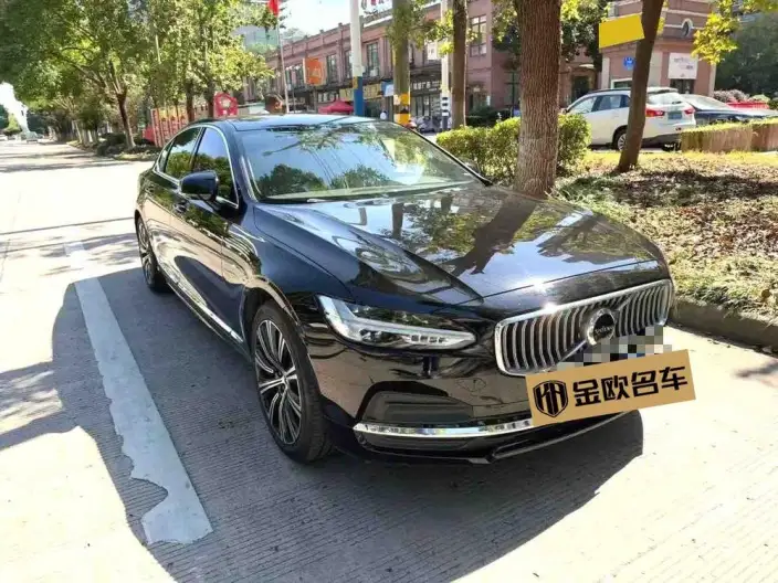 Volvo S90 2025 Model B5 Smart Range Deluxe Edition