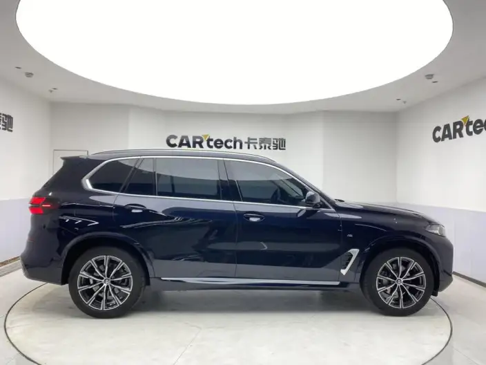 BMW X5 2023 Model xDrive30Li M Sports Set – фото 8