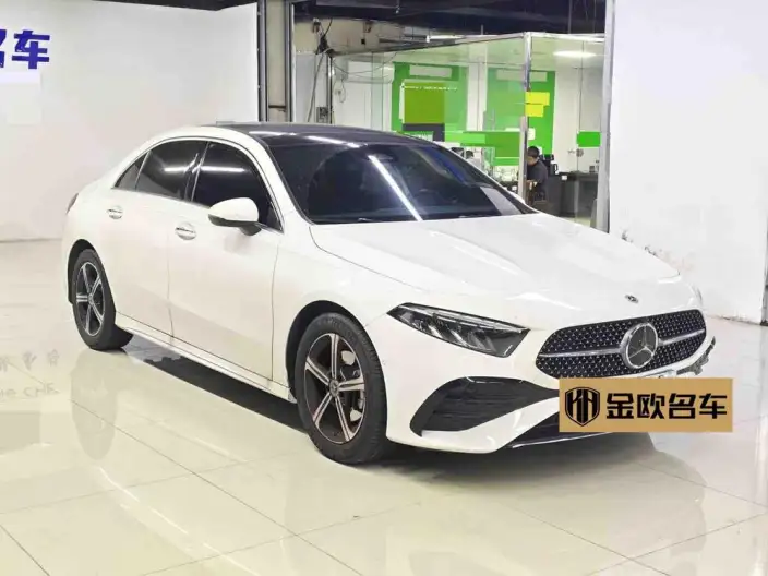 Mercedes-Benz A-class 2024 Model A 200 L Fashion Edition – фото 3