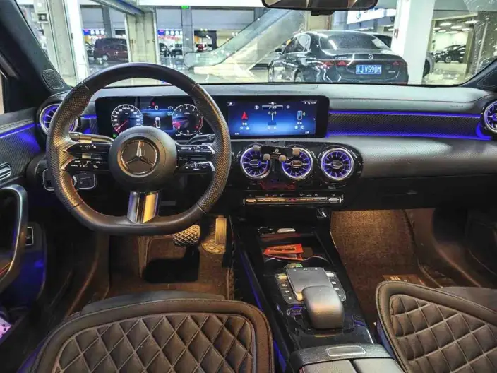 Mercedes-Benz A-class 2024 Model A 200 L Fashion Edition – фото 6
