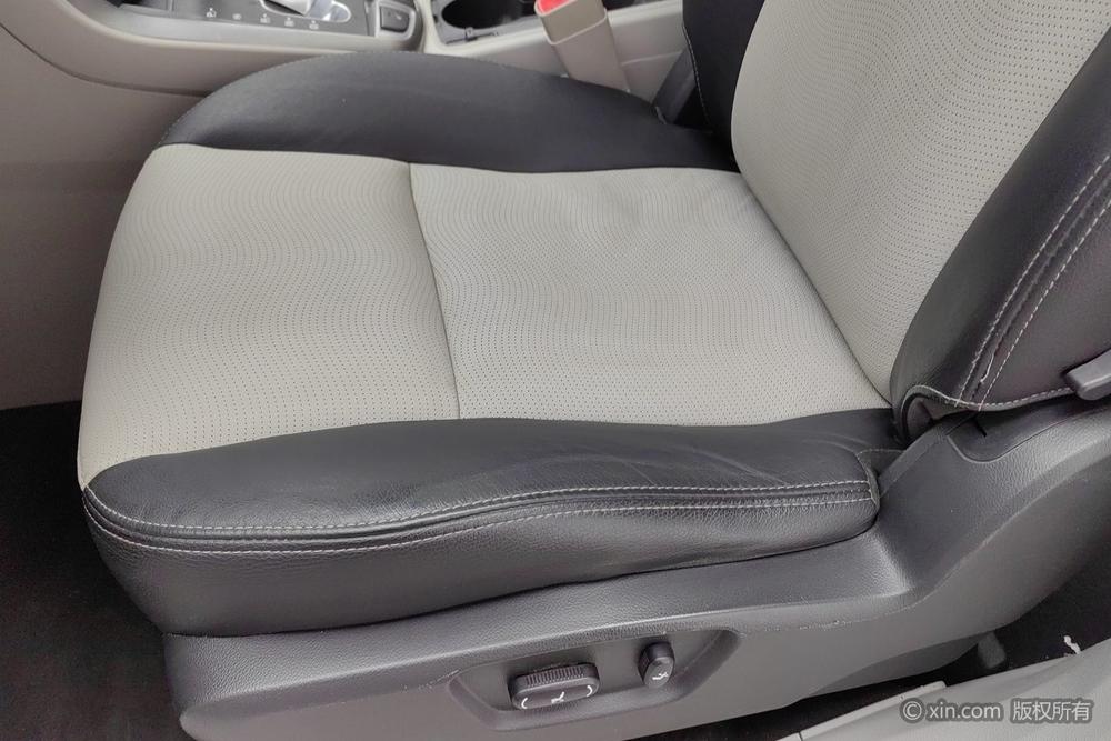 Chevrolet Captiva 2015 модификация 2.4L 4WD Deluxe Edition 5 seat – фото 18