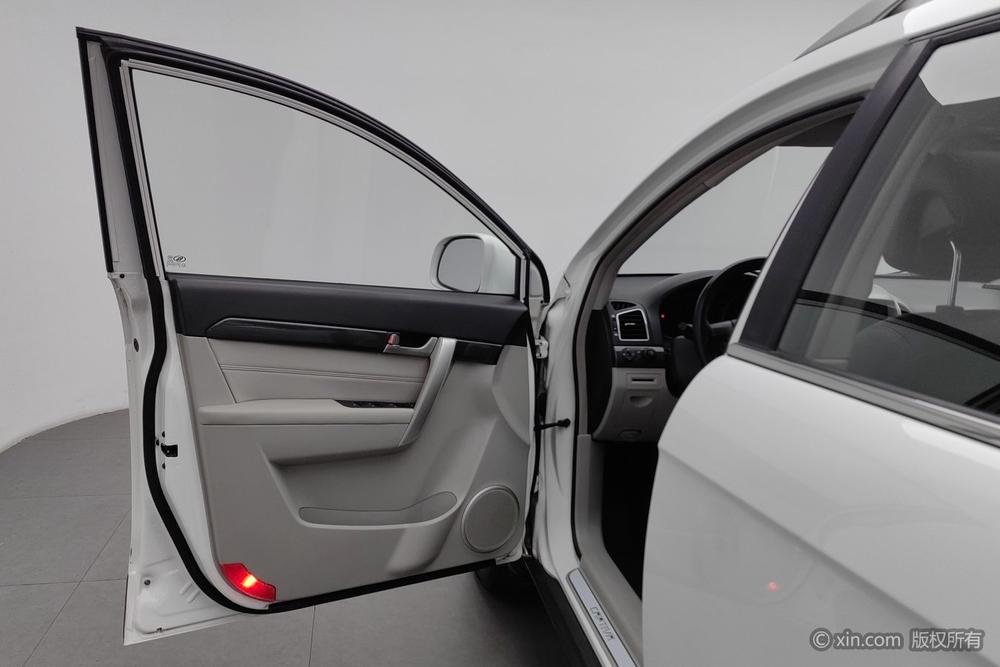 Chevrolet Captiva 2015 модификация 2.4L 4WD Deluxe Edition 5 seat – фото 21