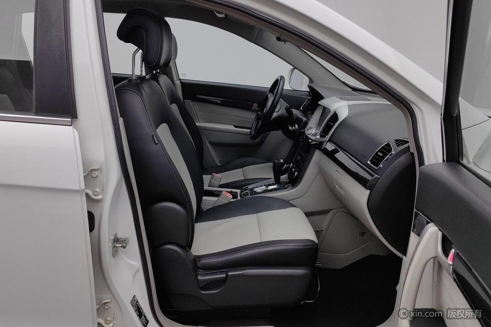 Chevrolet Captiva 2015 модификация 2.4L 4WD Deluxe Edition 5 seat – фото 24