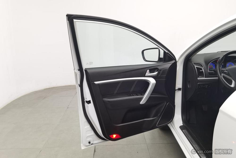 Geely Emgrand 2016 Sedan 1.5L Manual Upward – фото 22